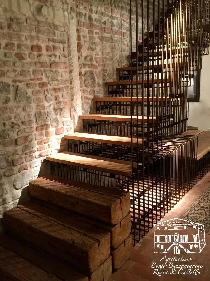 Agriturismo Borgo Buzzaccarini Rocca Di Castello モンセーリチェ エクステリア 写真
